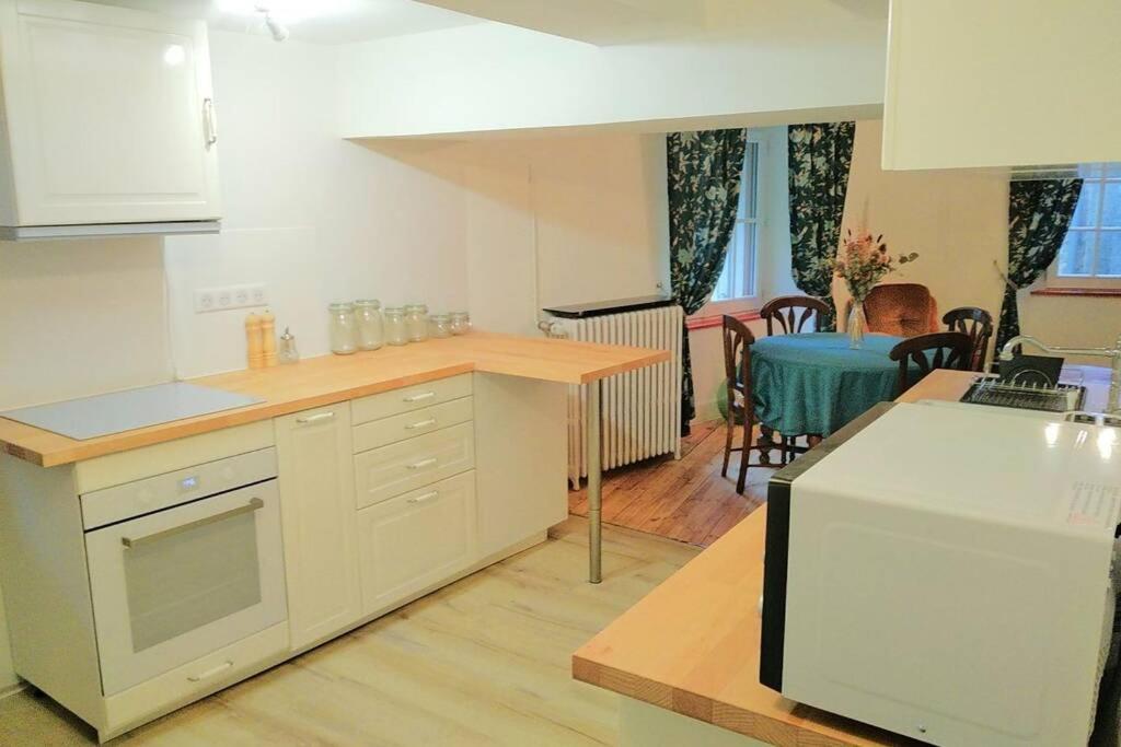 Gîte de la chapelle, au coeur de la cité médiévale Allègre Esterno foto