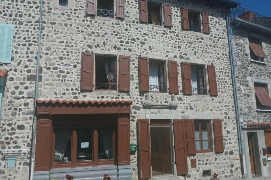 Gîte de la chapelle, au coeur de la cité médiévale Allègre Esterno foto