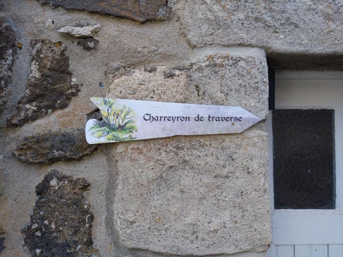 Gîte de la chapelle, au coeur de la cité médiévale Allègre Esterno foto